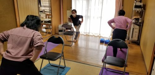 2月の治療院ヨガ